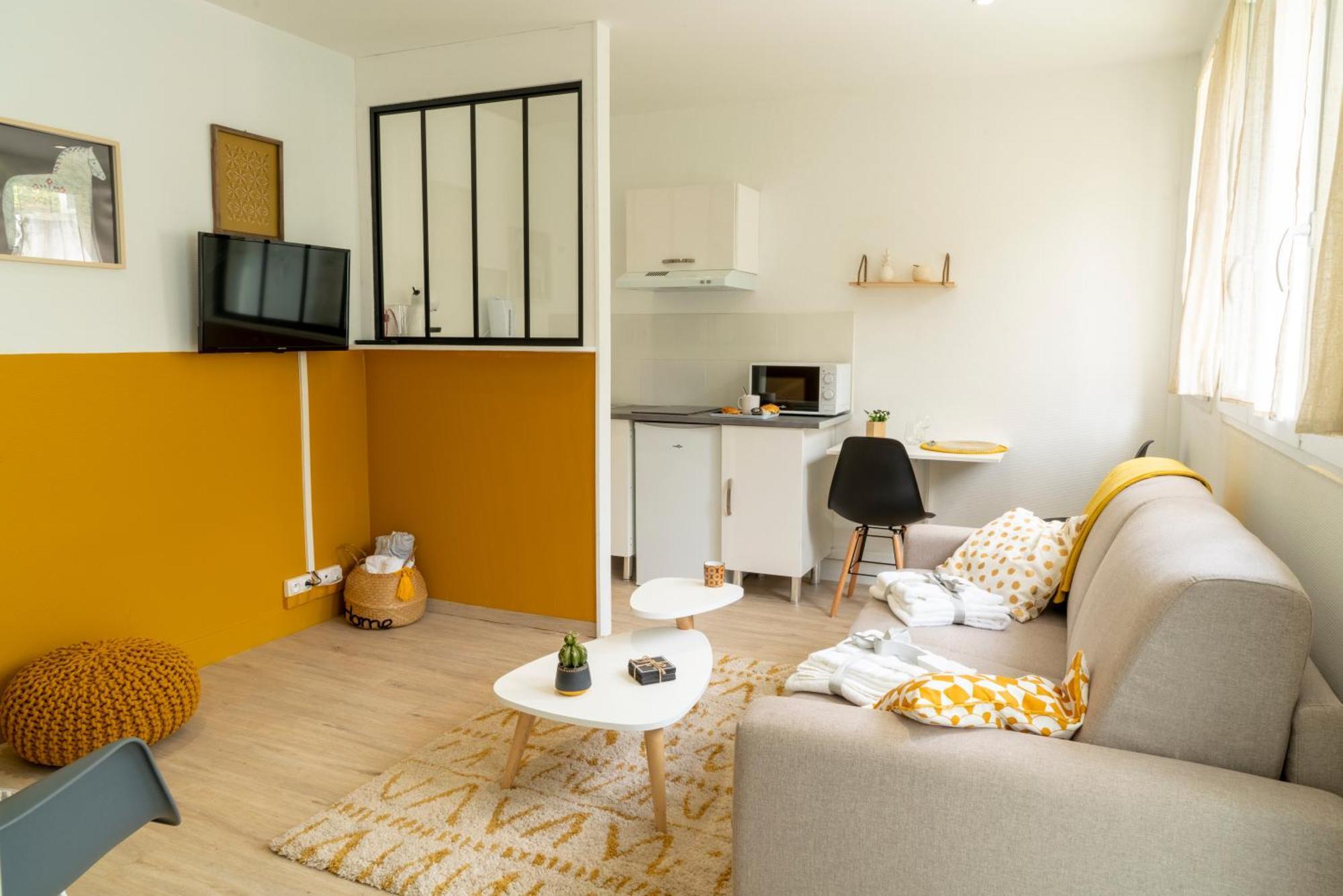 Stockholm- Studio Serenite Avec Jardin Шарлевиль-Мезьер Экстерьер фото