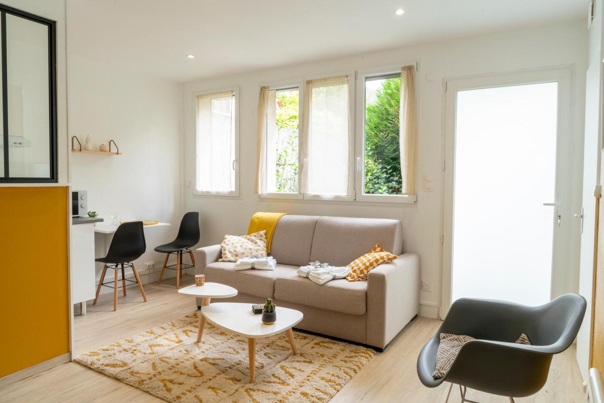 Stockholm- Studio Serenite Avec Jardin Шарлевиль-Мезьер Экстерьер фото