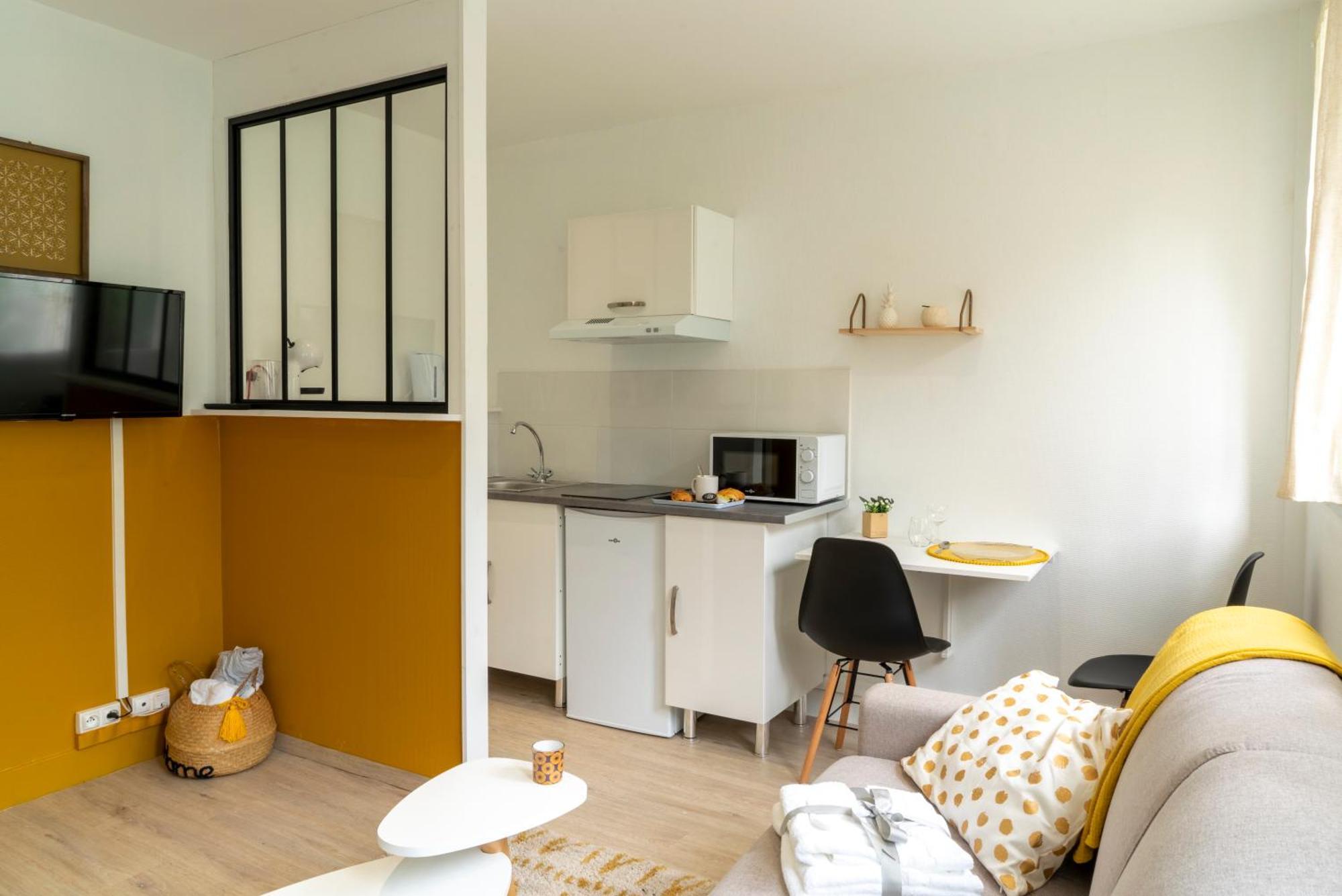 Stockholm- Studio Serenite Avec Jardin Шарлевиль-Мезьер Экстерьер фото